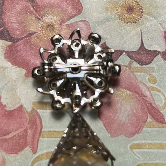 Baroque Faux Pearl Pendent (1 1/2”) hanging from a Rhinestone pin - 2 1/4” Total - Picture 6 of 7
